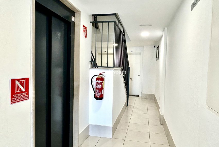 Revente - APPARTEMENT -
VILLAMARTÍN - Costa Blanca