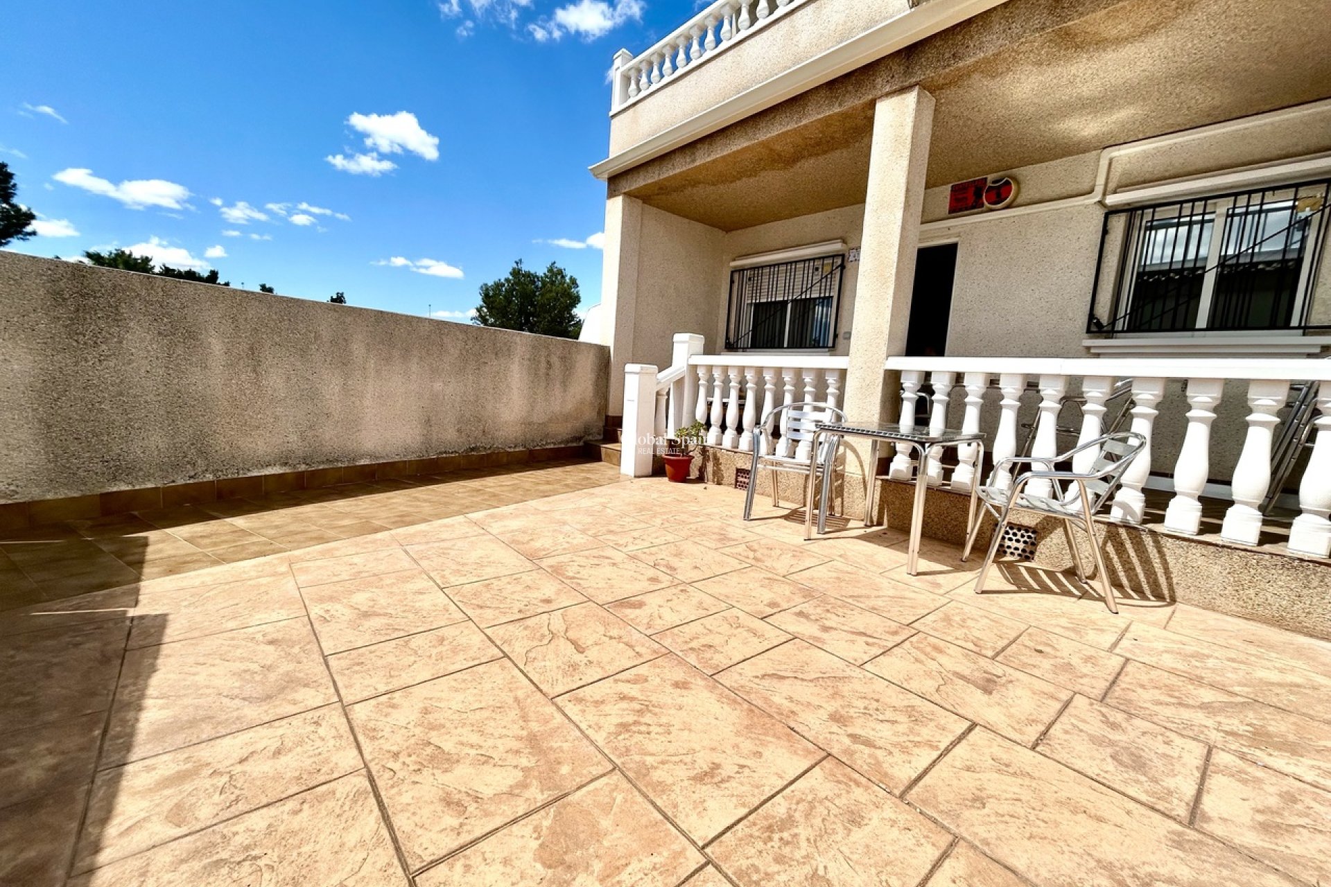 Revente - APPARTEMENT -
VILLAMARTÍN - Costa Blanca