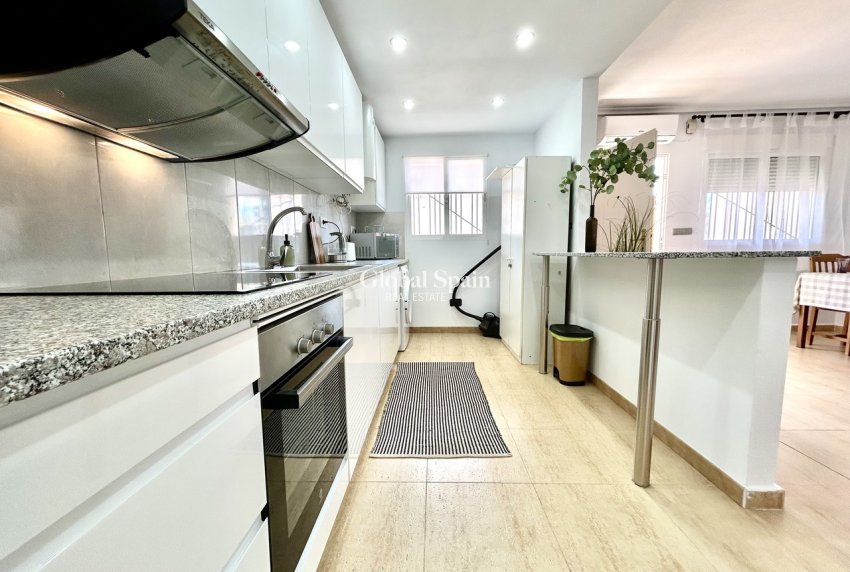 Revente - APPARTEMENT -
VILLAMARTÍN - Costa Blanca