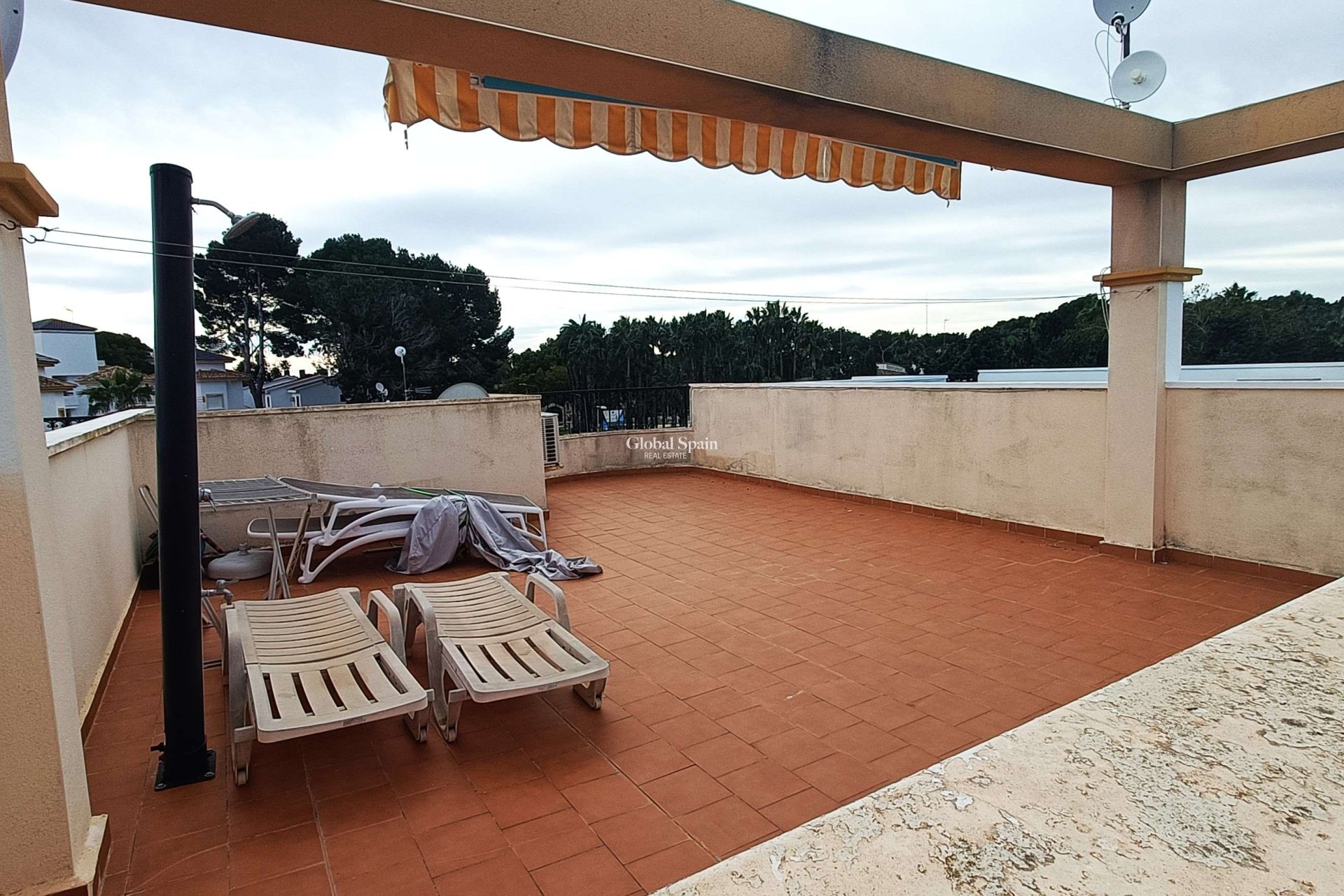 Revente - APPARTEMENT -
VILLAMARTÍN - Costa Blanca