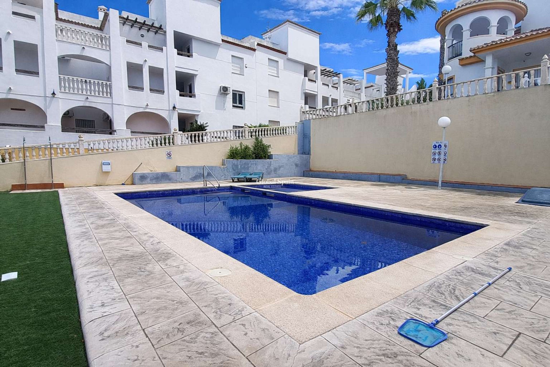 Revente - APPARTEMENT -
VILLAMARTÍN - Costa Blanca