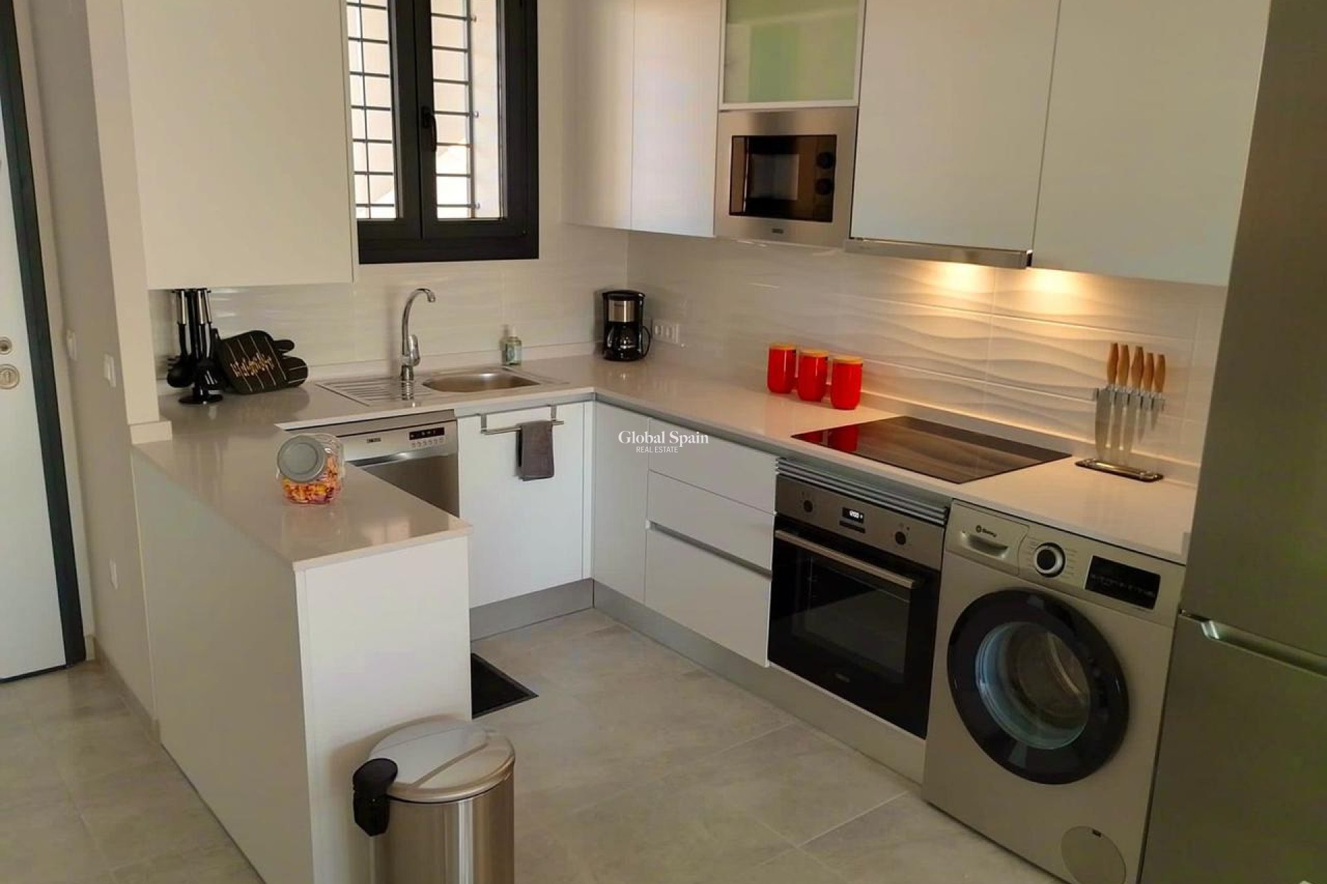 Revente - APPARTEMENT -
VILLAMARTÍN - Costa Blanca