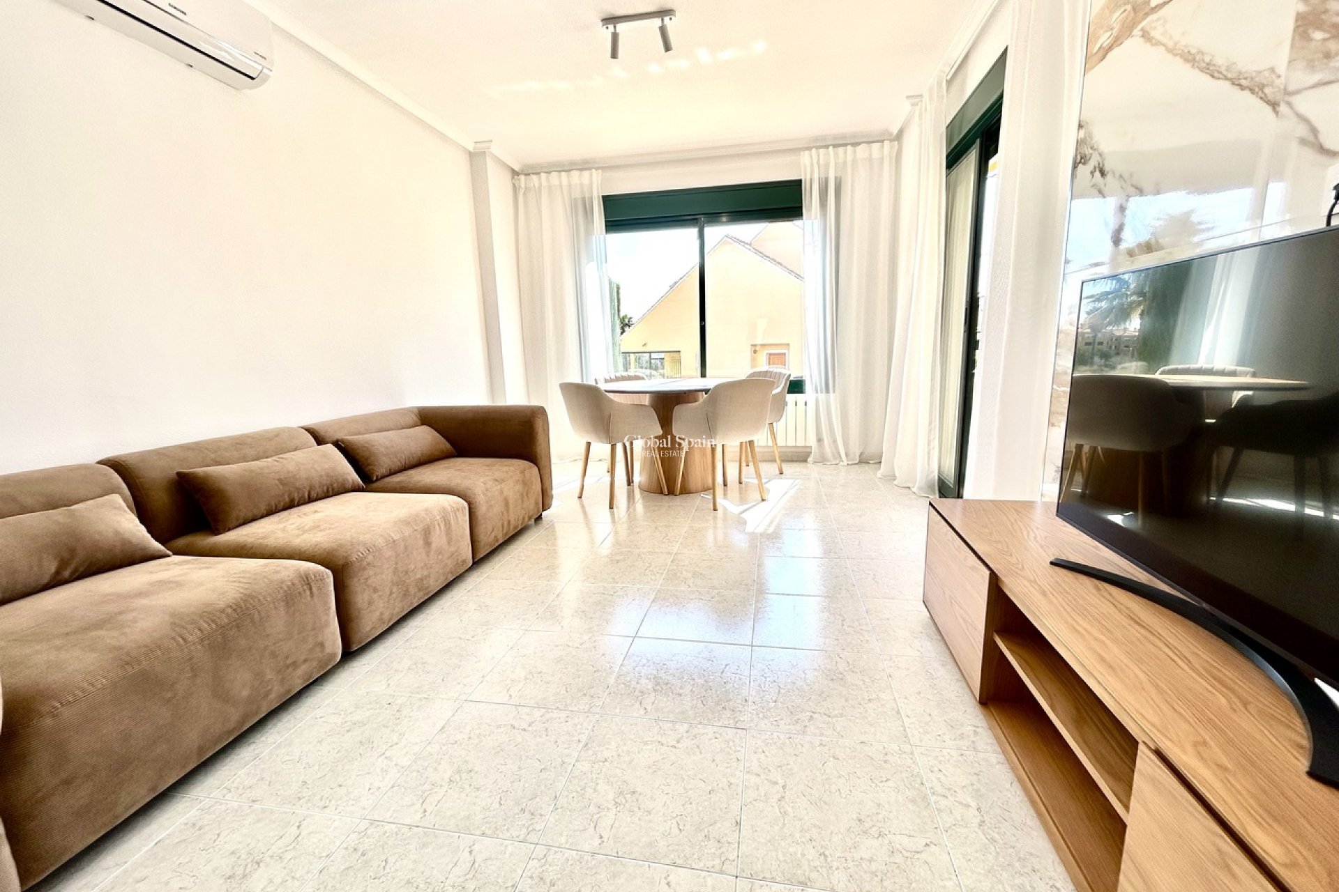 Revente - APPARTEMENT -
VILLAMARTÍN - Costa Blanca