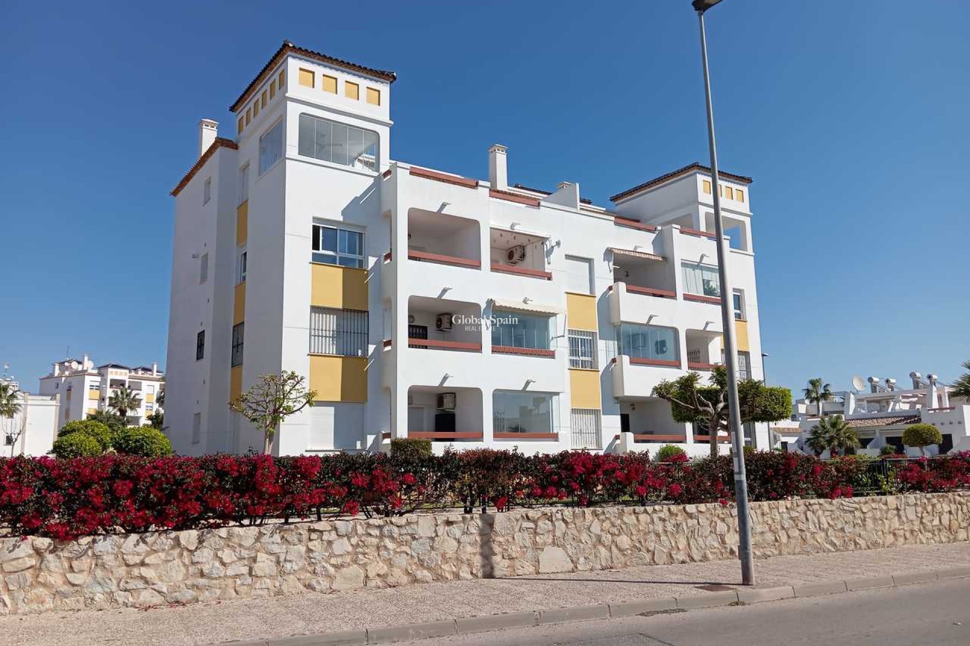 Revente - APPARTEMENT -
VILLAMARTÍN - Costa Blanca