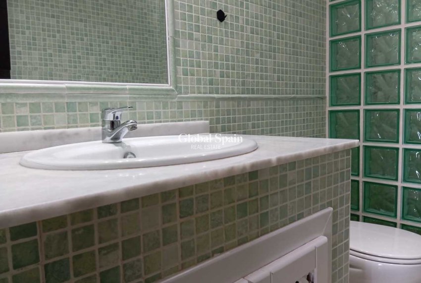 Revente - APPARTEMENT -
VILLAMARTÍN - Costa Blanca