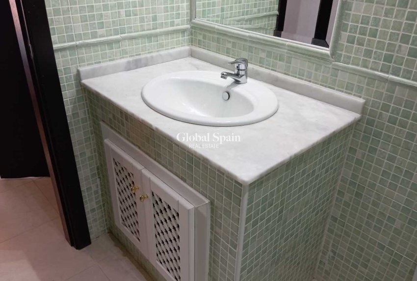 Revente - APPARTEMENT -
VILLAMARTÍN - Costa Blanca