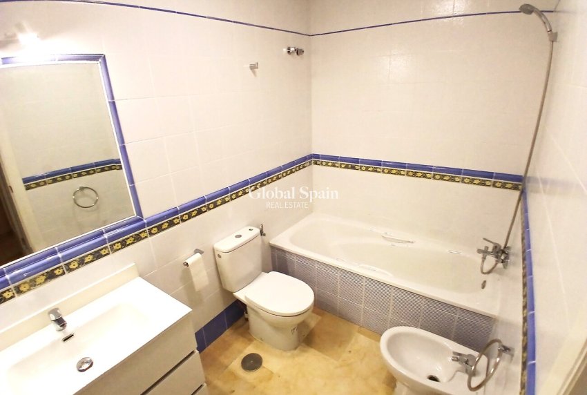 Revente - APPARTEMENT -
VILLAMARTÍN - Costa Blanca