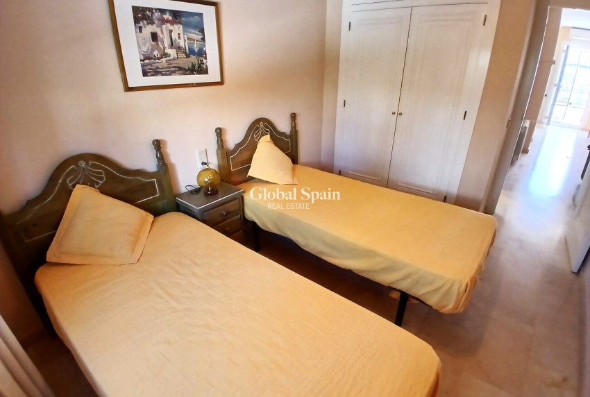 Revente - APPARTEMENT -
VILLAMARTÍN - Costa Blanca