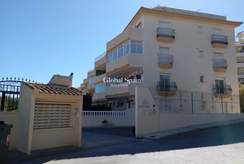 Revente - APPARTEMENT -
VILLAMARTÍN - Costa Blanca