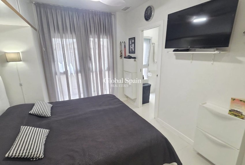 Revente - APPARTEMENT -
VILLAMARTÍN - Costa Blanca