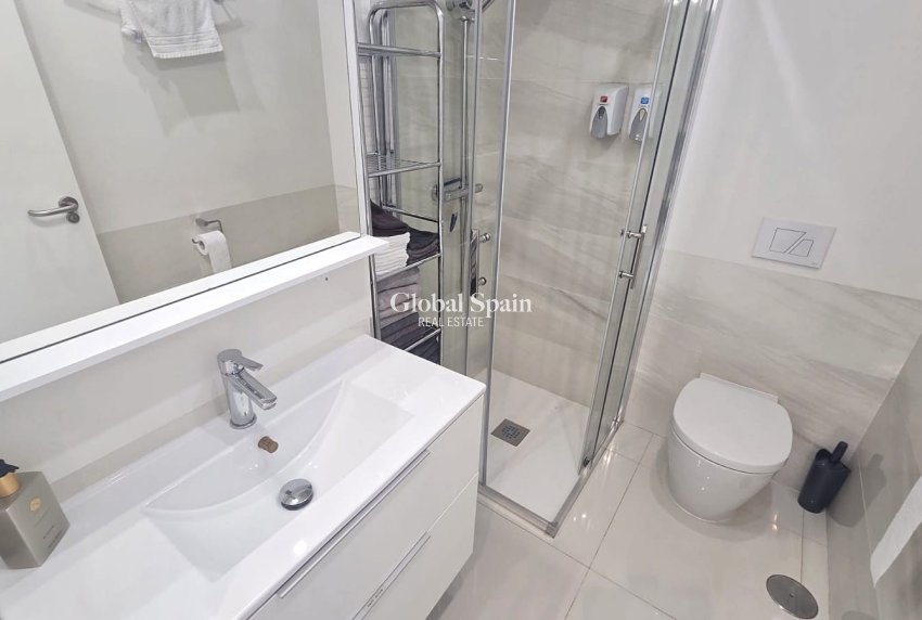 Revente - APPARTEMENT -
VILLAMARTÍN - Costa Blanca