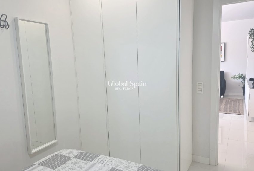 Revente - APPARTEMENT -
VILLAMARTÍN - Costa Blanca