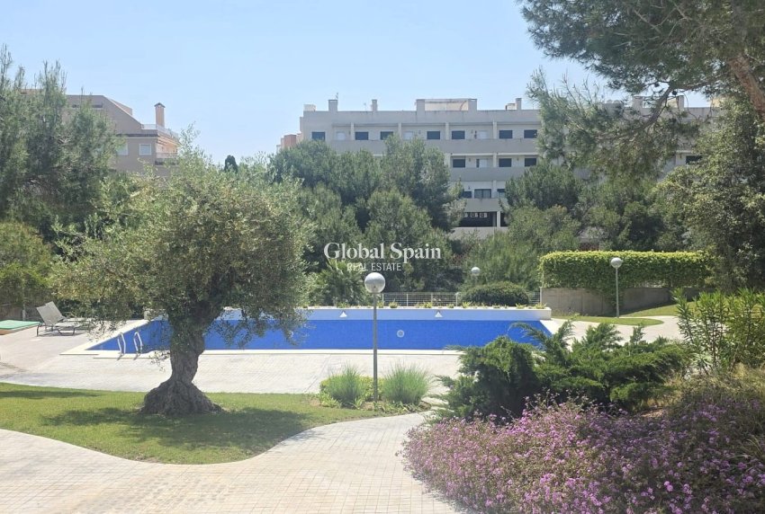 Revente - APPARTEMENT -
VILLAMARTÍN - Costa Blanca