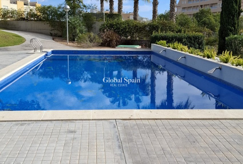 Revente - APPARTEMENT -
VILLAMARTÍN - Costa Blanca