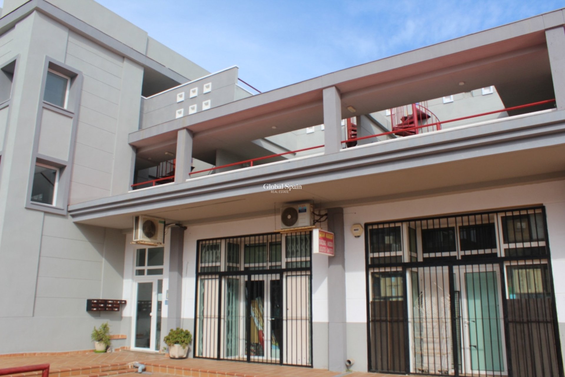 Revente - APPARTEMENT -
VILLAMARTÍN - Costa Blanca