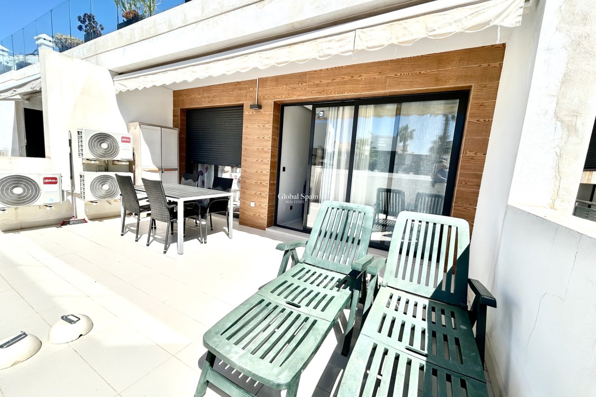 Revente - APPARTEMENT -
VILLAMARTÍN - Costa Blanca