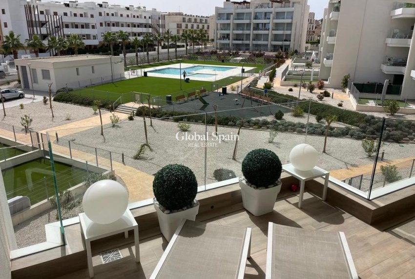 Revente - APPARTEMENT -
VILLAMARTÍN - Costa Blanca