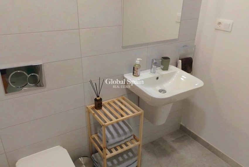 Revente - APPARTEMENT -
VILLAMARTÍN - Costa Blanca