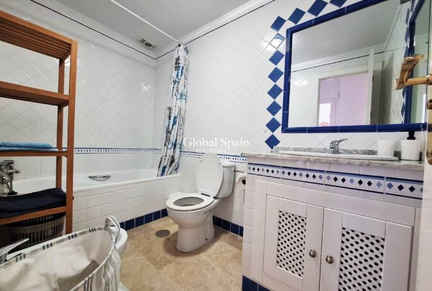 Revente - APPARTEMENT -
VILLAMARTÍN - Costa Blanca