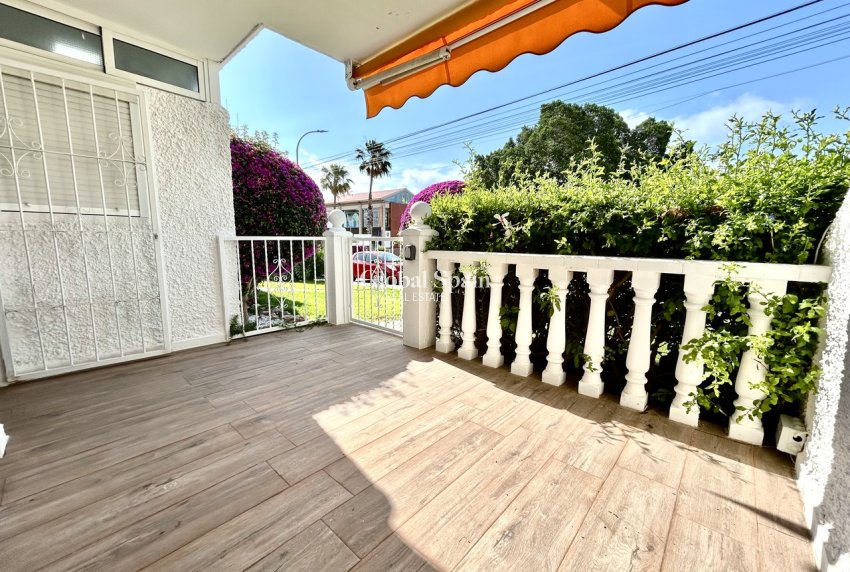 Revente - APPARTEMENT -
VILLAMARTÍN - Costa Blanca
