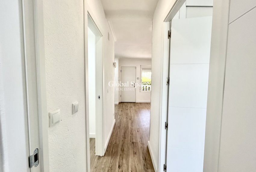 Revente - APPARTEMENT -
VILLAMARTÍN - Costa Blanca
