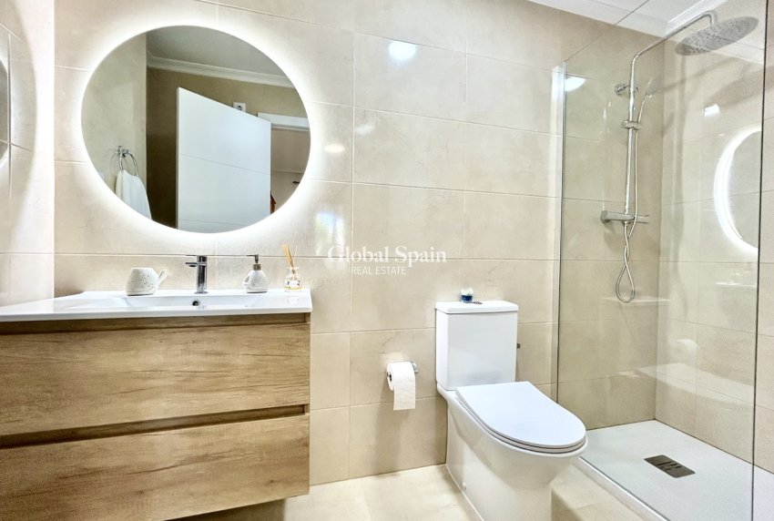 Revente - APPARTEMENT -
VILLAMARTÍN - Costa Blanca