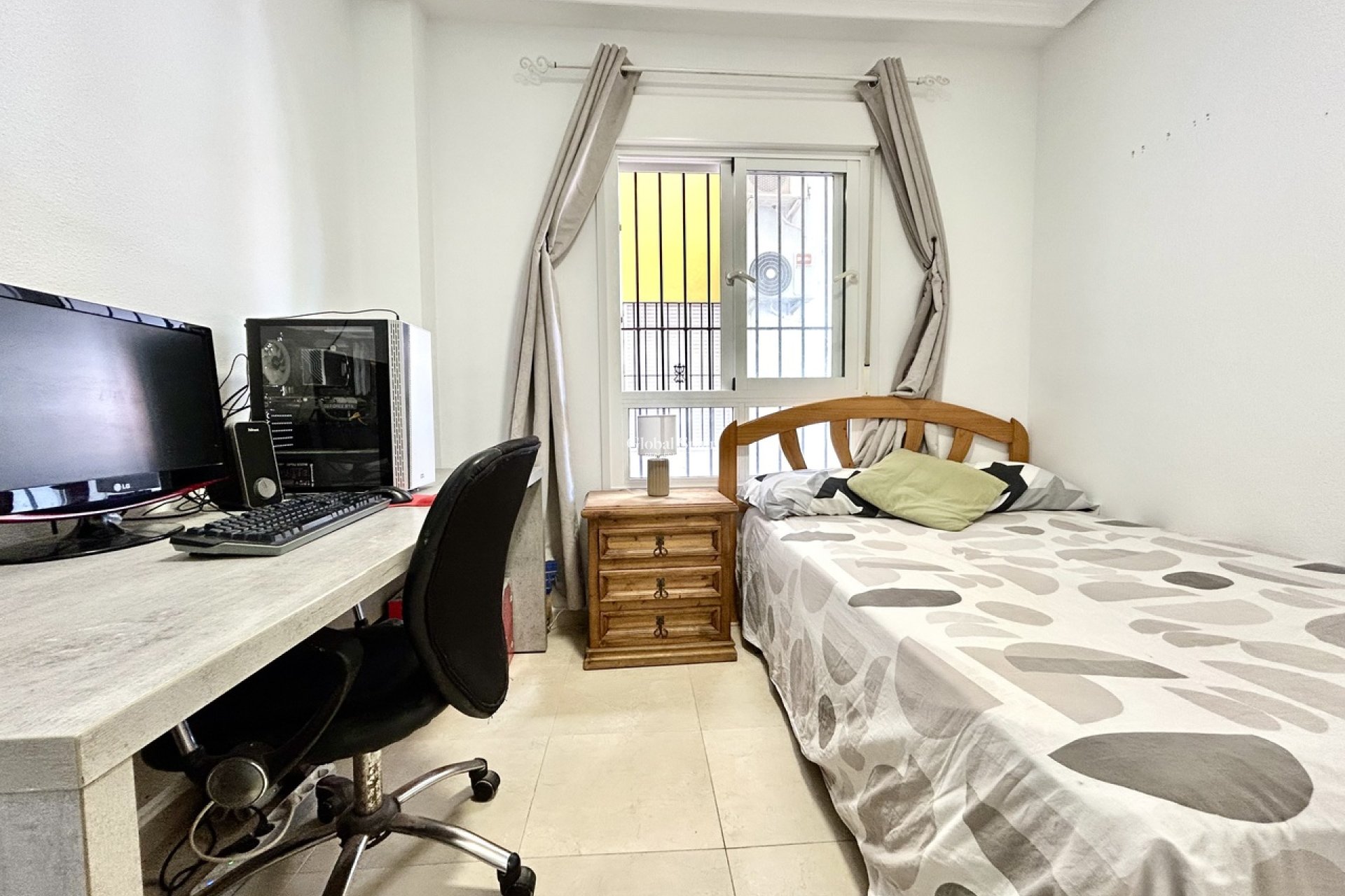 Revente - APPARTEMENT -
VILLAMARTÍN - Costa Blanca
