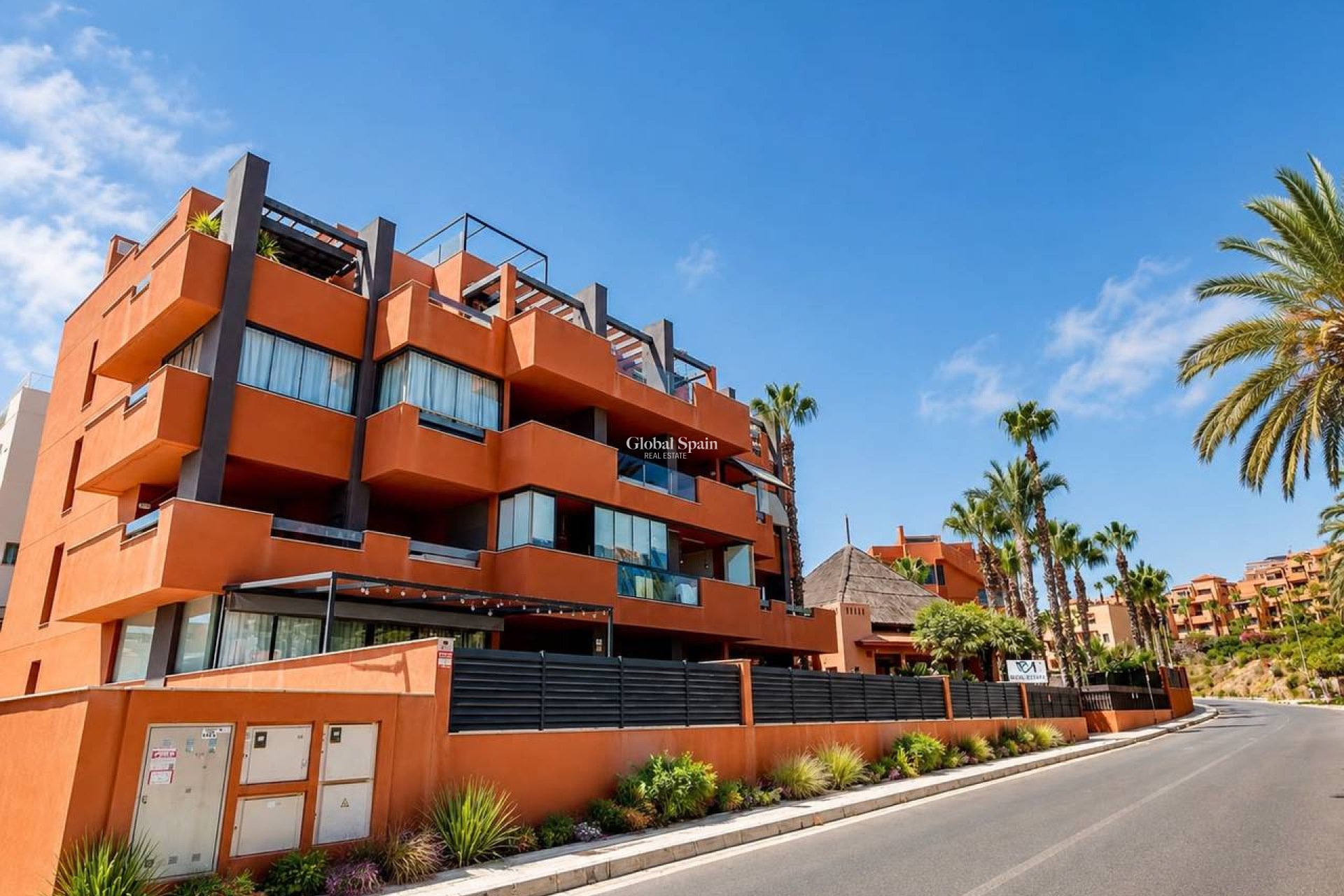 Revente - APPARTEMENT -
VILLAMARTÍN - Costa Blanca