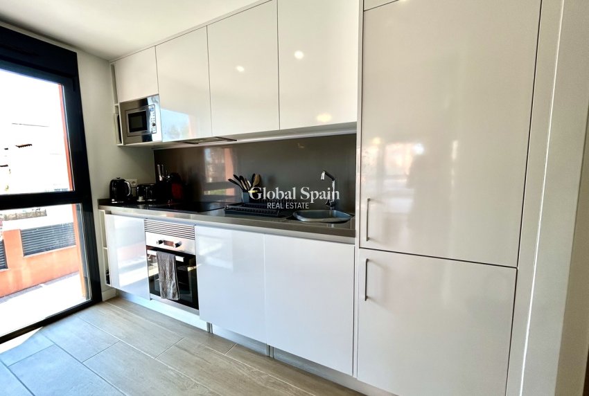 Revente - APPARTEMENT -
VILLAMARTÍN - Costa Blanca