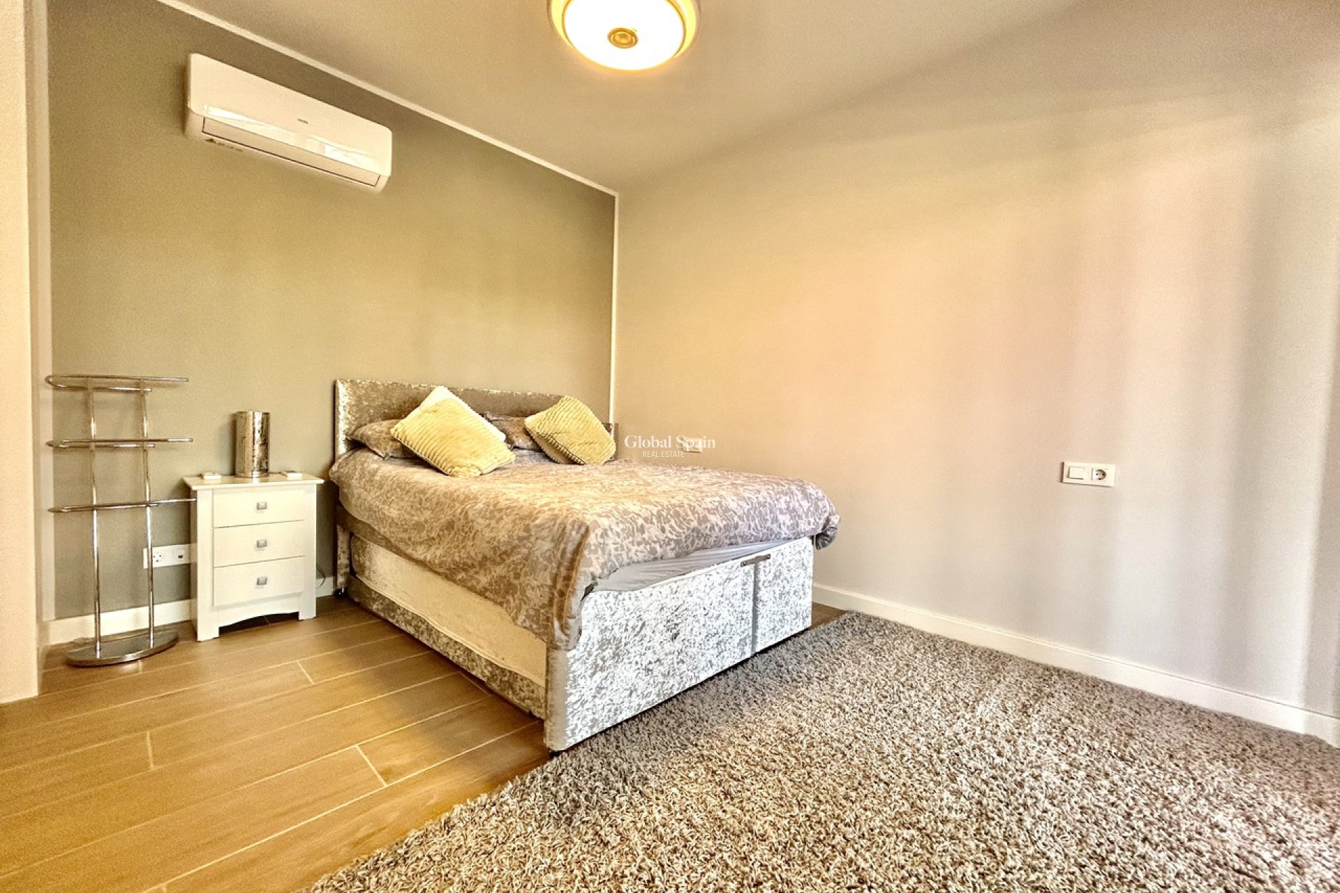 Revente - APPARTEMENT -
VILLAMARTÍN - Costa Blanca