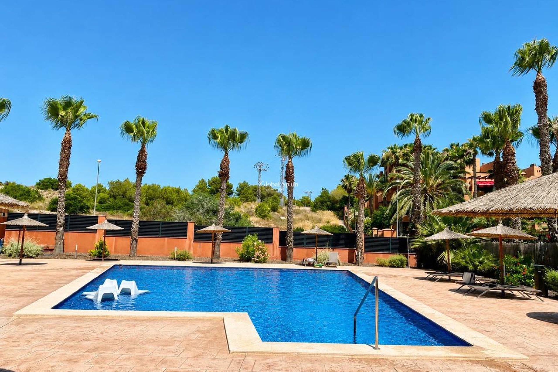 Revente - APPARTEMENT -
VILLAMARTÍN - Costa Blanca