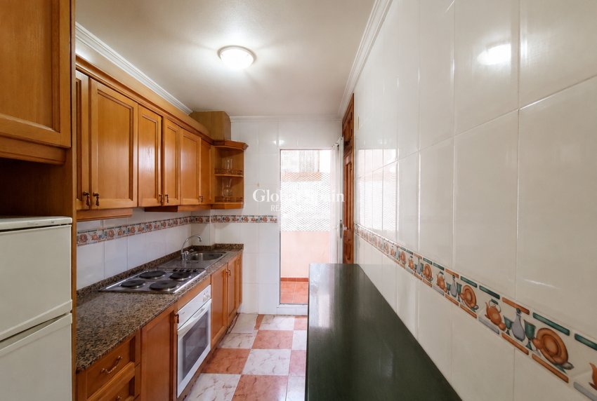Revente - APPARTEMENT -
VILLAMARTÍN - Costa Blanca