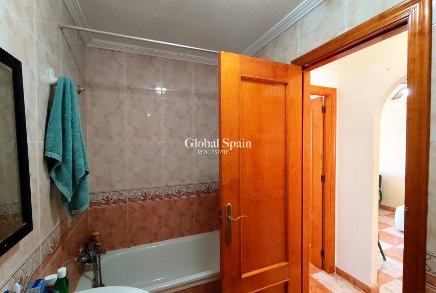 Revente - APPARTEMENT -
VILLAMARTÍN - Costa Blanca