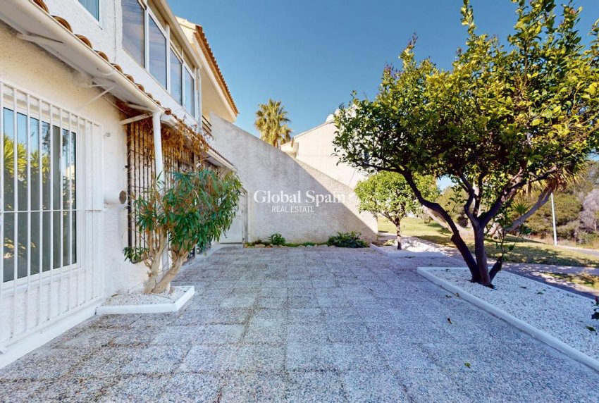 Revente - APPARTEMENT -
VILLAMARTÍN - Costa Blanca