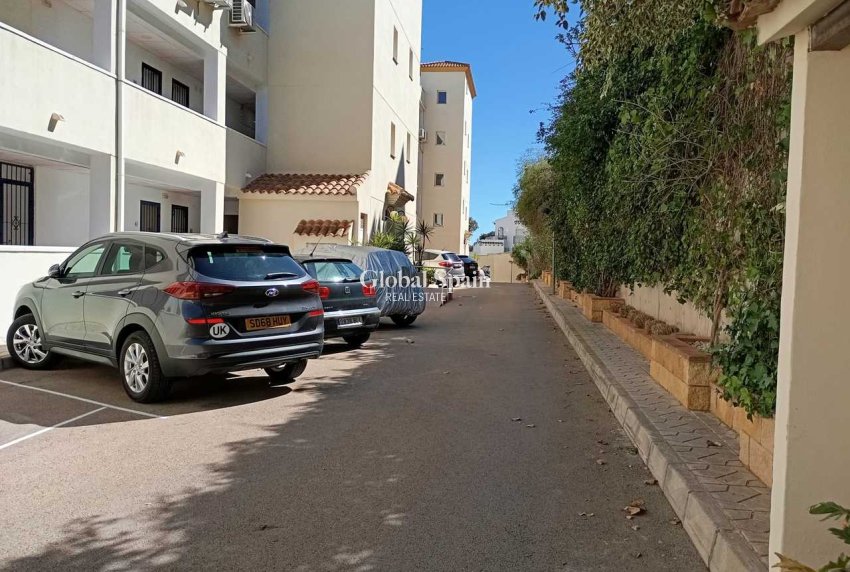 Revente - APPARTEMENT -
VILLAMARTÍN - Costa Blanca