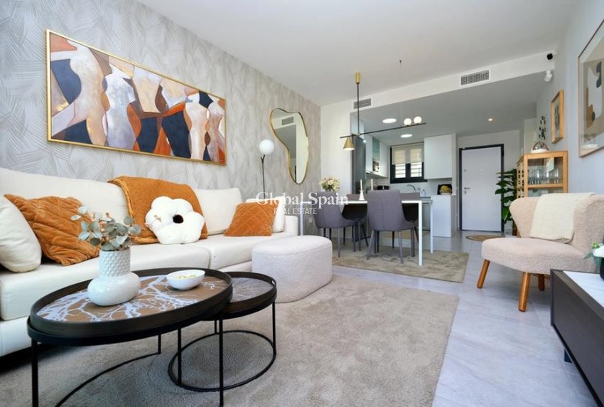 Revente - APPARTEMENT -
VILLAMARTÍN - Costa Blanca
