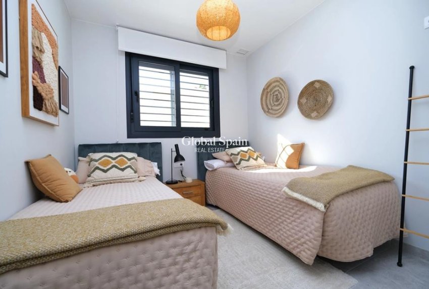 Revente - APPARTEMENT -
VILLAMARTÍN - Costa Blanca