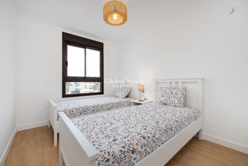 Revente - APPARTEMENT -
VILLAMARTÍN - Costa Blanca