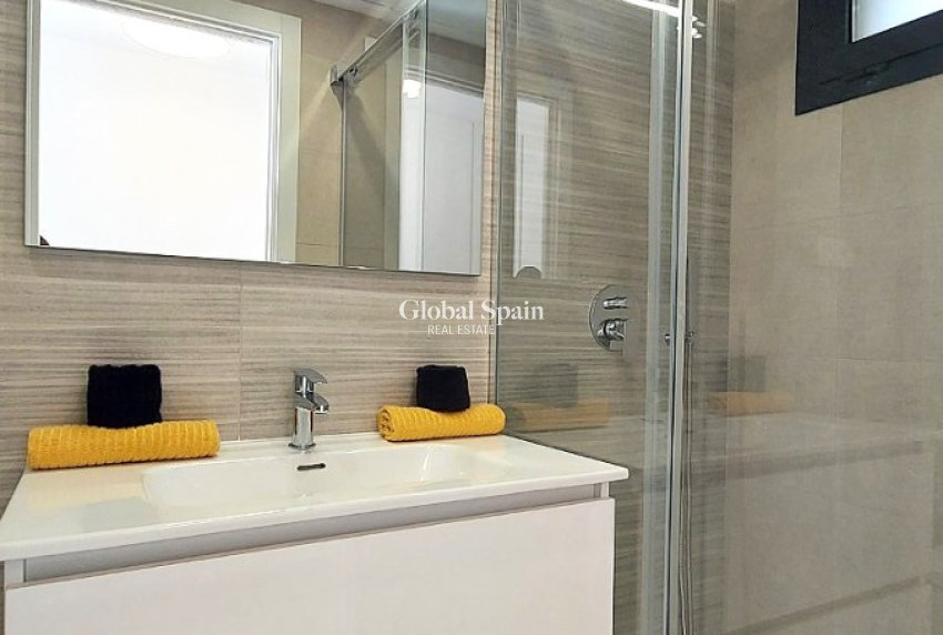 Revente - APPARTEMENT -
VILLAMARTÍN - Costa Blanca