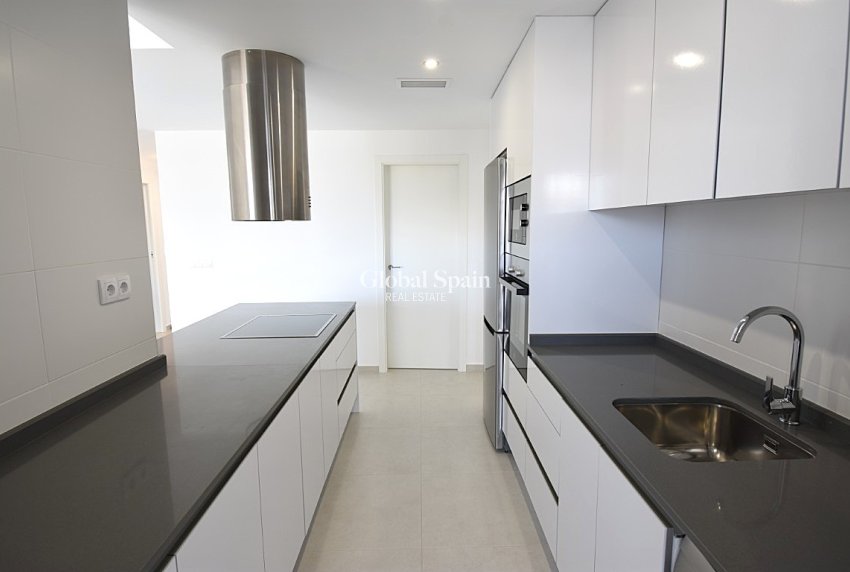 Revente - APPARTEMENT -
VILLAMARTÍN - Costa Blanca