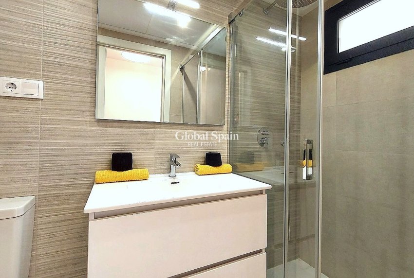 Revente - APPARTEMENT -
VILLAMARTÍN - Costa Blanca