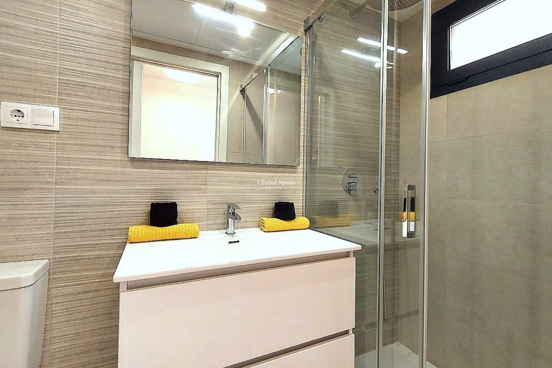 Revente - APPARTEMENT -
VILLAMARTÍN - Costa Blanca