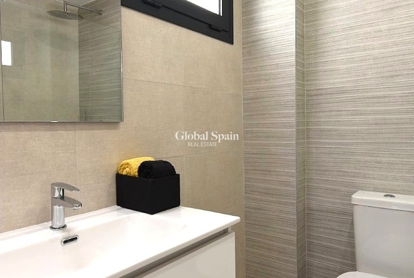 Revente - APPARTEMENT -
VILLAMARTÍN - Costa Blanca