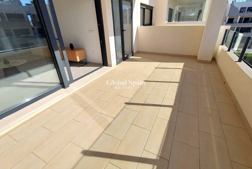 Revente - APPARTEMENT -
VILLAMARTÍN - Costa Blanca