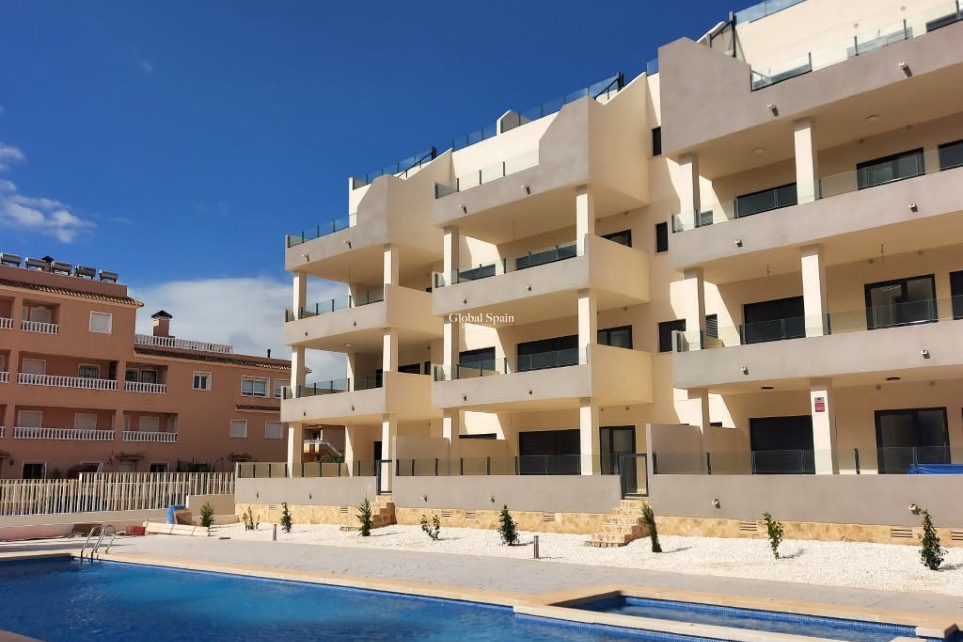 Revente - APPARTEMENT -
VILLAMARTÍN - Costa Blanca