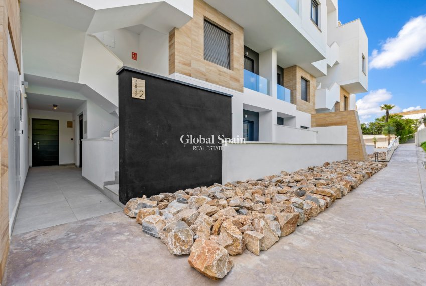 Revente - APPARTEMENT -
Villamartin - Costa Blanca