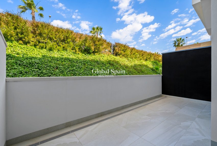 Revente - APPARTEMENT -
Villamartin - Costa Blanca