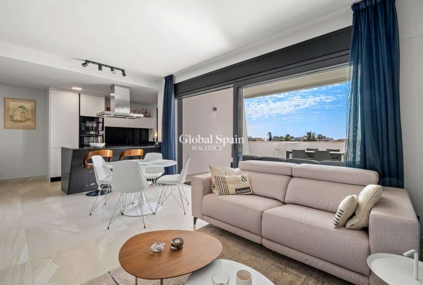 Revente - APPARTEMENT -
VILLAMARTÍN - Costa Blanca