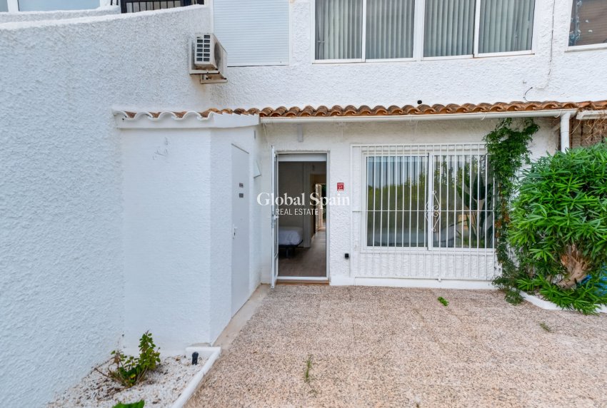Revente - APPARTEMENT -
VILLAMARTÍN - Costa Blanca