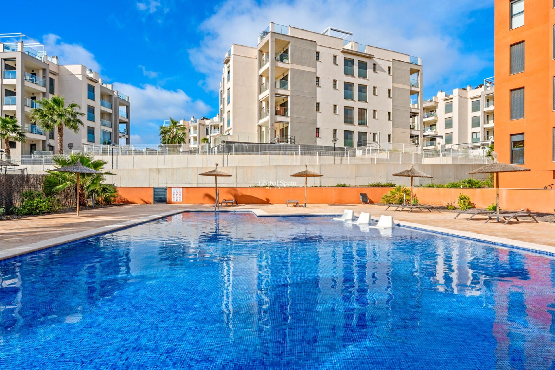 Revente - APPARTEMENT -
VILLAMARTÍN - Lomas del Golf